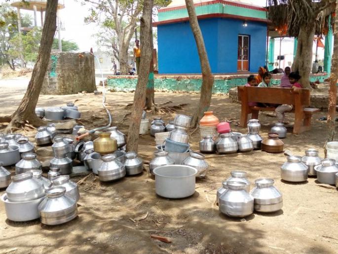 67 Acquired private wells for village ponds | 67 गाव-पाडय़ांसाठी खाजगी विहिरी अधिग्रहीत 67 Acquired private wells for village ponds | 67 गाव-पाडय़ांसाठी खाजगी विहिरी अधिग्रहीत