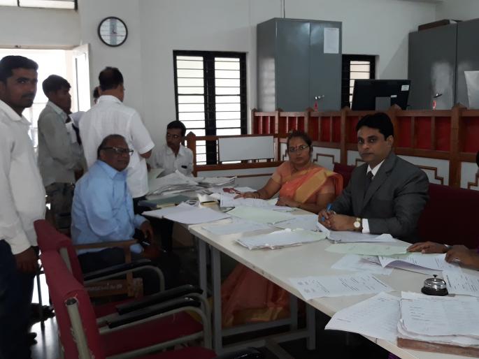 In Niphad Lokayal, 262 cases were filed | निफाड लोकन्यायालयात २६२ प्रकारणे निकाली In Niphad Lokayal, 262 cases were filed | निफाड लोकन्यायालयात २६२ प्रकारणे निकाली