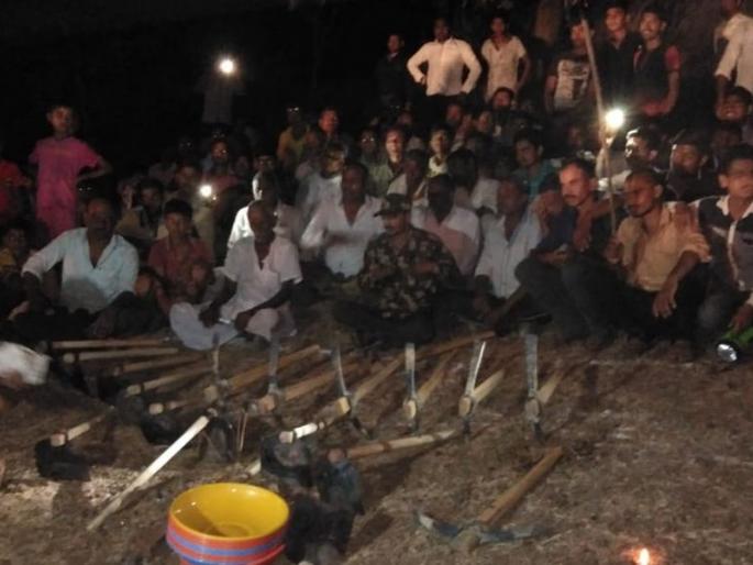 Shramdan of the villagers for drinking water | लोंढ्रीत पाण्यासाठी गावकऱ्यांचे श्रमदान