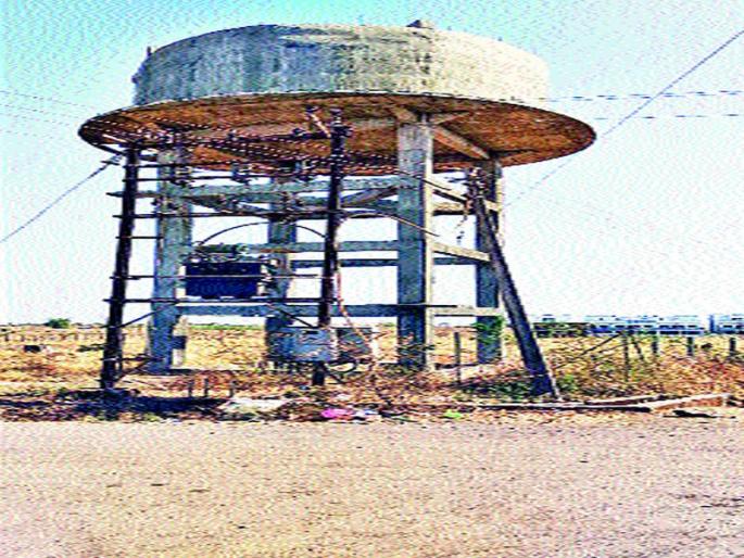 Civil Strand: Waiting for water in Jalakumba | नागरिक त्रस्त : जलकुंभाला पाण्याची प्रतीक्षा संस्कृतीनगरमध्ये तीव्र पाणीटंचाई Civil Strand: Waiting for water in Jalakumba | नागरिक त्रस्त : जलकुंभाला पाण्याची प्रतीक्षा संस्कृतीनगरमध्ये तीव्र पाणीटंचाई