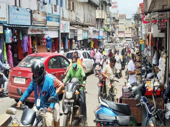 ‘Some odd’ on Main Road annoyed business class | मेनरोडवरील ‘सम विषम’ला वैतागला व्यापारी वर्ग