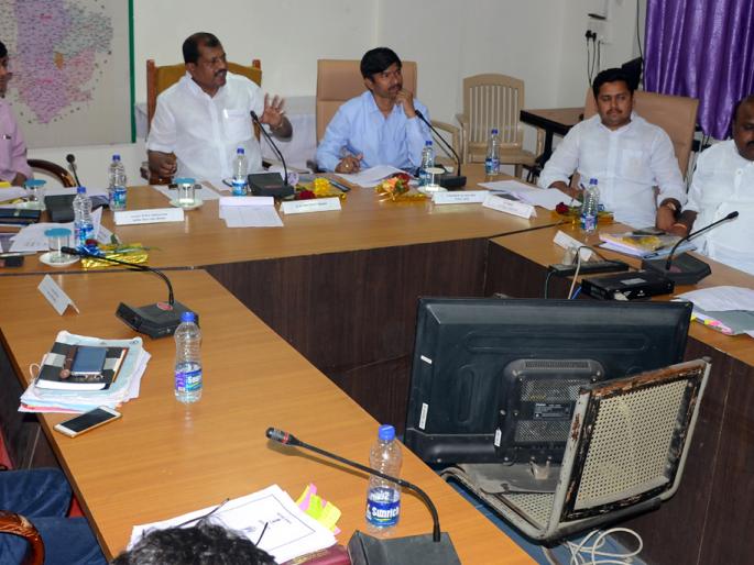 Parbhani: Approval of mechanisms' proposals in the scrutiny committee meeting | परभणी :छाननी समितीच्या बैठकीत यंत्रणांच्या प्रस्तावांना मंजुरी