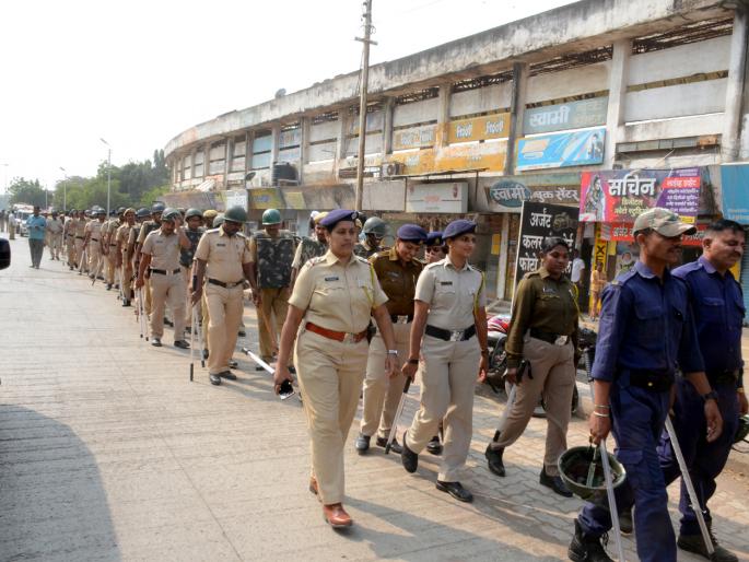Parbhani: Police rally for Raging Day | परभणी:रेझिंग डे निमित्त पोलिसांनी काढली रॅली Parbhani: Police rally for Raging Day | परभणी:रेझिंग डे निमित्त पोलिसांनी काढली रॅली