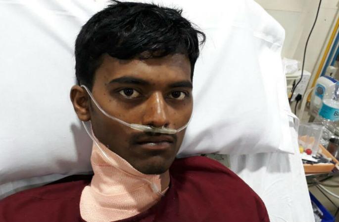 The man who was killed in two hours, got the youth alive | कापली गेलेली मान दोन तासात जोडून तरुणाला मिळाले जीवदान The man who was killed in two hours, got the youth alive | कापली गेलेली मान दोन तासात जोडून तरुणाला मिळाले जीवदान