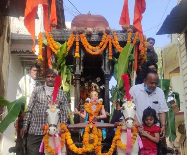 Jamner does not have a rally procession due to lockdown | जामनेरला लॉकडाऊनमुळे रथोत्सव मिरवणूक नाही Jamner does not have a rally procession due to lockdown | जामनेरला लॉकडाऊनमुळे रथोत्सव मिरवणूक नाही