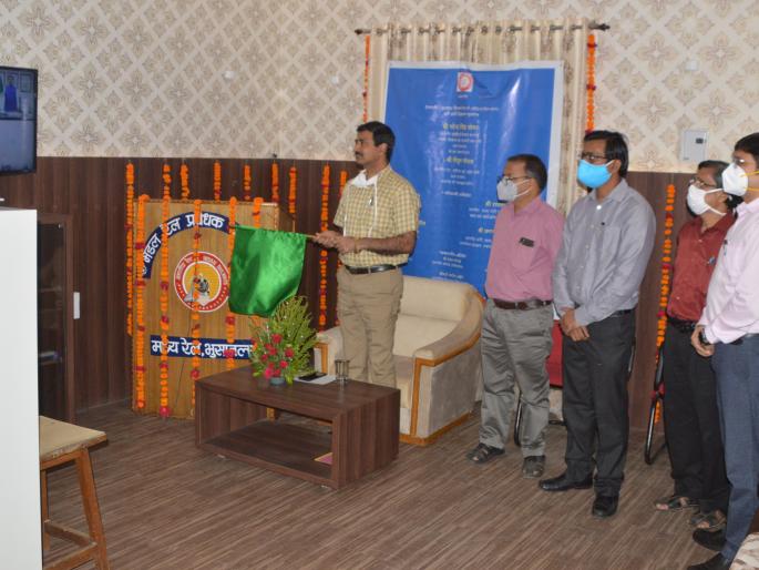 Theft session continues in Bodwad | देवळाली-दानापूर किसान पार्सल एक्सप्रेसचा शुभारंभ Theft session continues in Bodwad | देवळाली-दानापूर किसान पार्सल एक्सप्रेसचा शुभारंभ