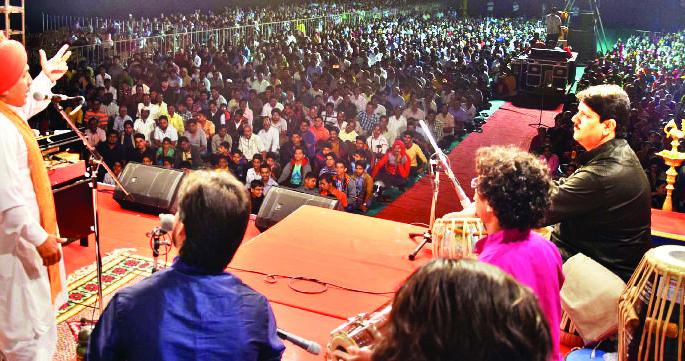 Ratnagiri: Tilak became popular among people of the common man: Charudutt Afalebuwa, Kirtan Mahotsav | रत्नागिरी : सर्वसामान्यांच्या आदरातूनच टिळक लोकमान्य झाले : चारूदत्त आफळेबुवा, कीर्तन महोत्सवाची सांगता Ratnagiri: Tilak became popular among people of the common man: Charudutt Afalebuwa, Kirtan Mahotsav | रत्नागिरी : सर्वसामान्यांच्या आदरातूनच टिळक लोकमान्य झाले : चारूदत्त आफळेबुवा, कीर्तन महोत्सवाची सांगता