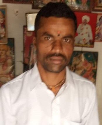 Farmer suicides due to drought, barrenness | दुष्काळ, नापिकीमुळे शेतक-याची आत्महत्या Farmer suicides due to drought, barrenness | दुष्काळ, नापिकीमुळे शेतक-याची आत्महत्या