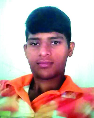 The body of a young man was found in a barrage of mud | मातीनाला बंधाऱ्यात युवकाचा मृतदेह आढळला The body of a young man was found in a barrage of mud | मातीनाला बंधाऱ्यात युवकाचा मृतदेह आढळला