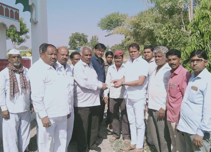 Arrangement of the Highstreet in front of the place of worship | प्रार्थनास्थळासमोर हायमास्टची व्यवस्था Arrangement of the Highstreet in front of the place of worship | प्रार्थनास्थळासमोर हायमास्टची व्यवस्था