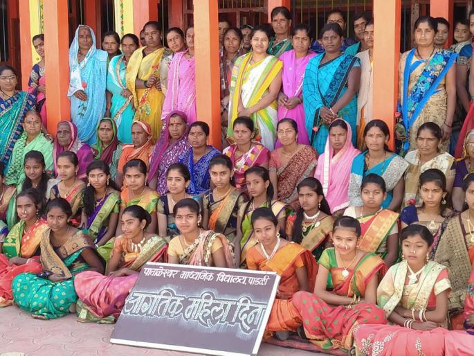 6 women are honored at Madali school | पाडळी विद्यालयात १०१ महिलांचा गौरव 6 women are honored at Madali school | पाडळी विद्यालयात १०१ महिलांचा गौरव