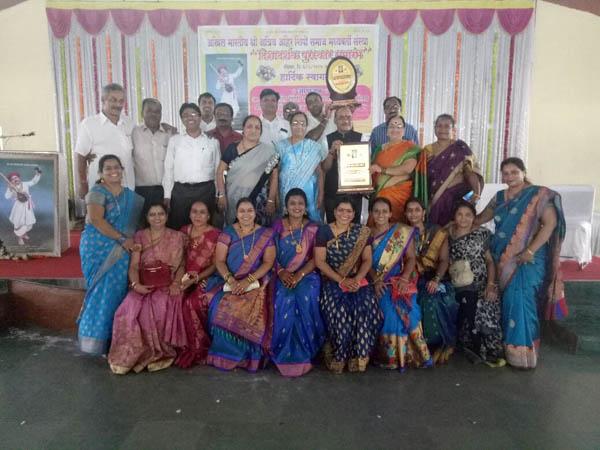 Directorate Award for Vitthal-Rakhumai Trust | विठ्ठल-रखुमाई ट्रस्टला दिशादर्शक पुरस्कार Directorate Award for Vitthal-Rakhumai Trust | विठ्ठल-रखुमाई ट्रस्टला दिशादर्शक पुरस्कार