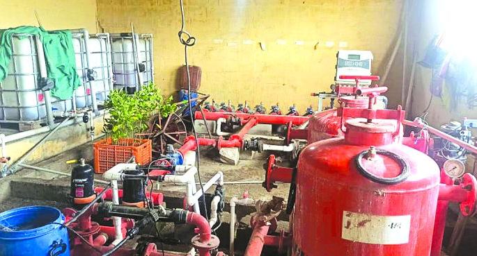 The addition of ‘Israeli’ technology to agriculture; Automatic fertilizer, water planning | शेतीला ‘इस्त्राईल’ तंत्रज्ञानाची जोड; स्वयंचलित खते, पाण्याचे नियोजन The addition of ‘Israeli’ technology to agriculture; Automatic fertilizer, water planning | शेतीला ‘इस्त्राईल’ तंत्रज्ञानाची जोड; स्वयंचलित खते, पाण्याचे नियोजन