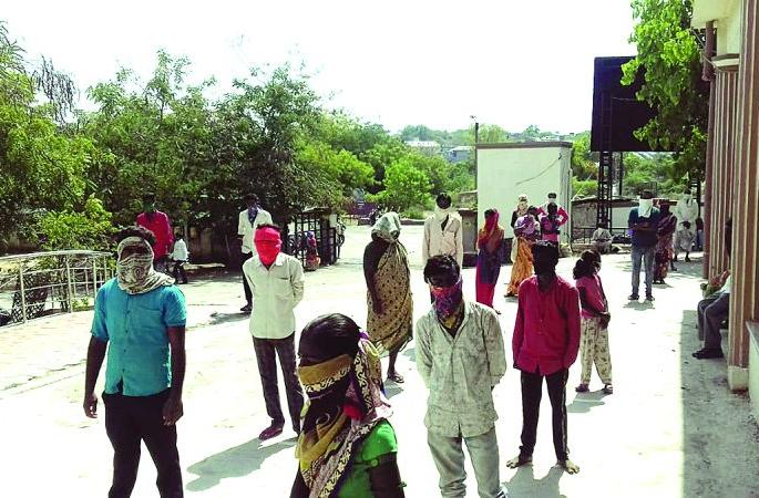  CoronaVirus in Washim: 240 people in contact with 'that' doctor are 'quarantined' | CoronaVirus in Washim : ‘त्या’ डॉक्टरच्या संपर्कातील २४० जण ‘क्वारंटीन’