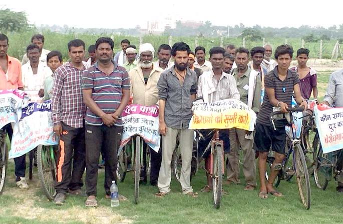 Travel from Wardha to Delhi to 'Maha-Dev' in Agra | वर्धा ते दिल्ली ‘महा-देव’ यात्रा आग्रा येथे दाखल