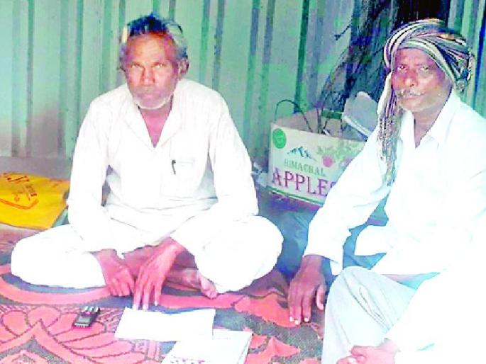 After the assurance, the farmer took back the agitation | आश्वासनानंतर शेतकऱ्याने आंदोलन घेतले मागे After the assurance, the farmer took back the agitation | आश्वासनानंतर शेतकऱ्याने आंदोलन घेतले मागे