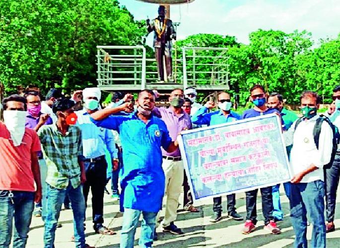 Angry repercussions of vandalism on Rajgriha in the district | राजगृहावरील तोडफोडीचे जिल्ह्यात संतप्त पडसाद