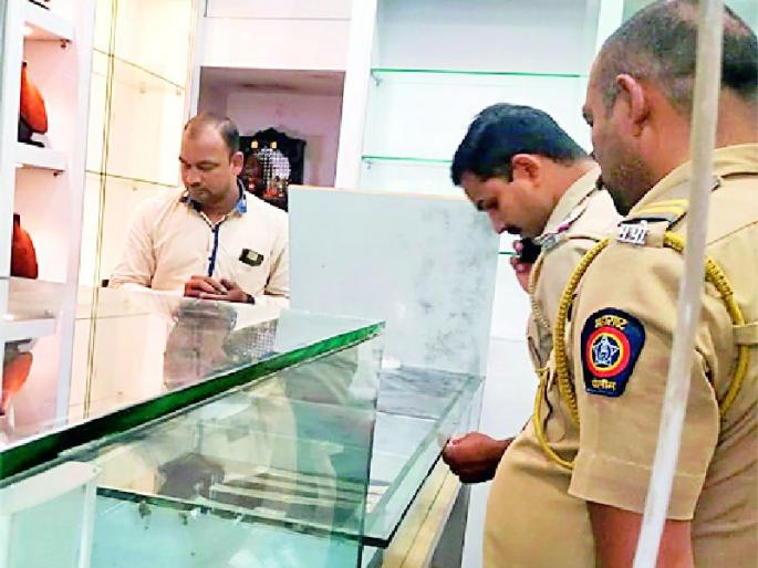 A thief of thieves at the fountain | कारंजा येथे चोरट्यांचा धुडगूस