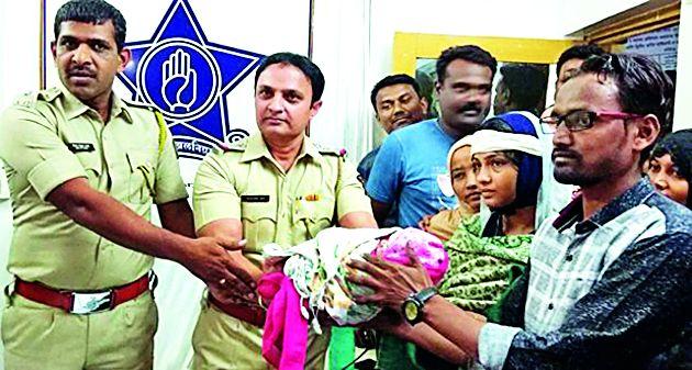 A hijacked baby in the house was found in Telangana | वणीतील अपहृत बाळ तेलंगणात सापडले A hijacked baby in the house was found in Telangana | वणीतील अपहृत बाळ तेलंगणात सापडले