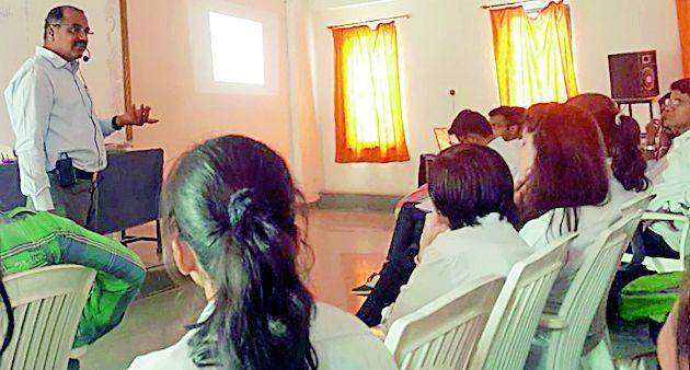 Expert lecture in JDIET | ‘जेडीआयईटी’मध्ये तज्ज्ञांचे व्याख्यान Expert lecture in JDIET | ‘जेडीआयईटी’मध्ये तज्ज्ञांचे व्याख्यान