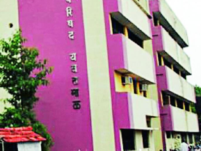 Zilla Parishad teachers suffer | जिल्हा परिषदेचे शिक्षक त्रस्त Zilla Parishad teachers suffer | जिल्हा परिषदेचे शिक्षक त्रस्त