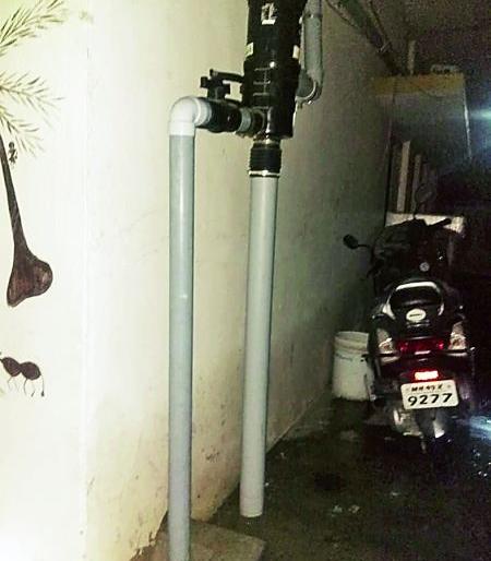 Rain water harvesting in Nagpur is on paper only | उपराजधानीतील रेन वॉटर हार्वेस्टिंग सक्ती कागदावरच Rain water harvesting in Nagpur is on paper only | उपराजधानीतील रेन वॉटर हार्वेस्टिंग सक्ती कागदावरच