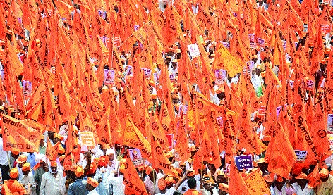 Lingayat unity unity of the brothers | लिंगायत बांधवांची एकतेची वज्रमूठ Lingayat unity unity of the brothers | लिंगायत बांधवांची एकतेची वज्रमूठ