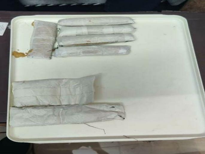 Smuggled gold worth 1.65 crore seized at Nagpur airport; Action of Central Customs Department | नागपूर विमानतळावर १.६५ कोटींचे तस्करीचे सोने पकडले; केंद्रीय सीमाशुल्क विभागाची कारवाई Smuggled gold worth 1.65 crore seized at Nagpur airport; Action of Central Customs Department | नागपूर विमानतळावर १.६५ कोटींचे तस्करीचे सोने पकडले; केंद्रीय सीमाशुल्क विभागाची कारवाई