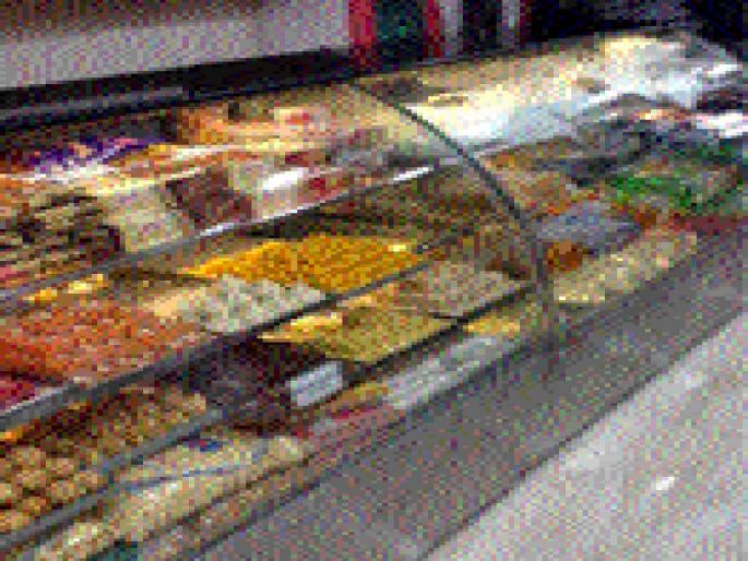 Notice to 16 non-licensed businessmen | विना परवानाधारक १६ व्यावसायिकांना नोटीस Notice to 16 non-licensed businessmen | विना परवानाधारक १६ व्यावसायिकांना नोटीस