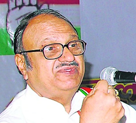 Congress has dumped by Aavari, letter war starts in Nagpur | आवारींनीच ‘पंजा’ गोठवून काँग्रेस बुडविली; नागपुरात पेटले ‘लेटरवॉर’ Congress has dumped by Aavari, letter war starts in Nagpur | आवारींनीच ‘पंजा’ गोठवून काँग्रेस बुडविली; नागपुरात पेटले ‘लेटरवॉर’