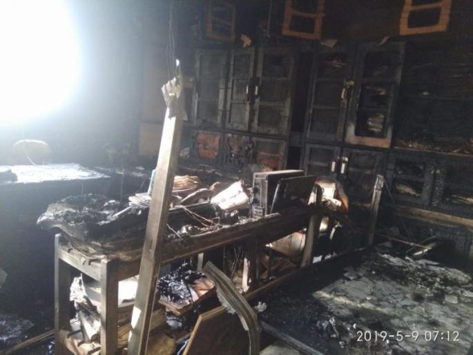 huge fire broke out at Yavatmal district bank | गुरुवारी पहाटे यवतमाळ जिल्हा बँकेत भडकली आग huge fire broke out at Yavatmal district bank | गुरुवारी पहाटे यवतमाळ जिल्हा बँकेत भडकली आग