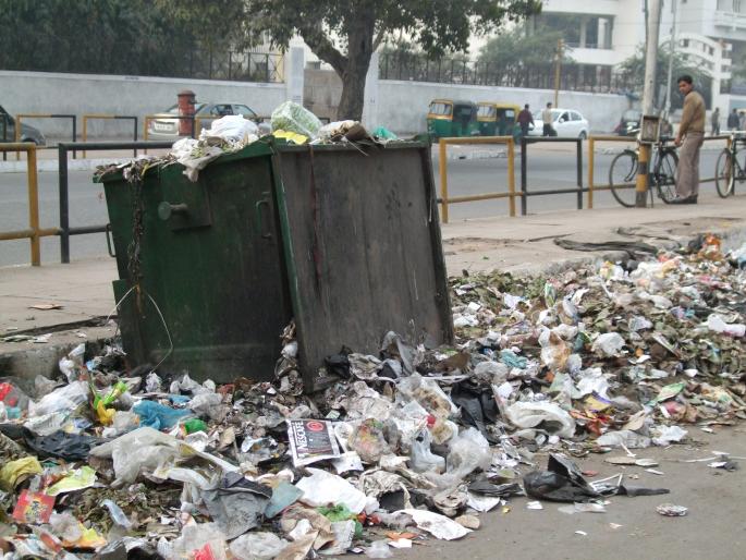 Waste soluble compulsory for solid waste management projects | घनकचरा व्यवस्थापन प्रकल्पांसाठी कचरा विलगीकरण अनिवार्य Waste soluble compulsory for solid waste management projects | घनकचरा व्यवस्थापन प्रकल्पांसाठी कचरा विलगीकरण अनिवार्य