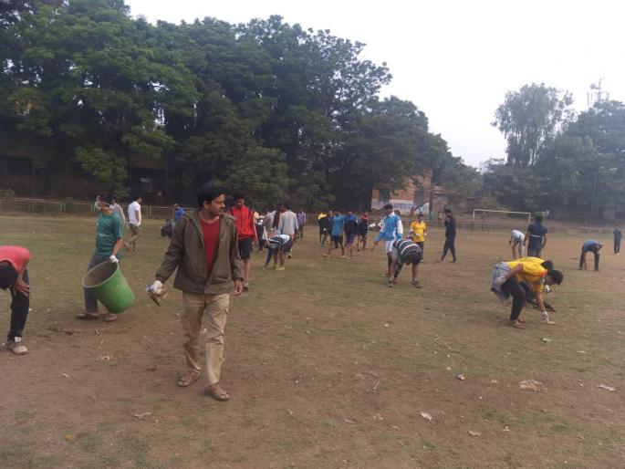 Shivaji Peth, Sarasavali for cleaning Gandhi Maidan | गांधी मैदानाच्या स्वच्छतेसाठी सरसावली शिवाजी पेठ Shivaji Peth, Sarasavali for cleaning Gandhi Maidan | गांधी मैदानाच्या स्वच्छतेसाठी सरसावली शिवाजी पेठ