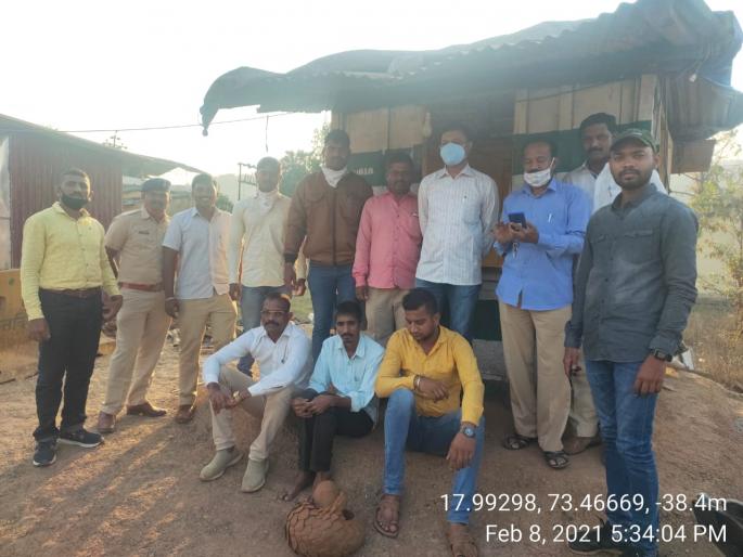 Smuggling of scaly cats; Three in custody | खवल्या मांजराची तस्करी; तिघे ताब्यात Smuggling of scaly cats; Three in custody | खवल्या मांजराची तस्करी; तिघे ताब्यात