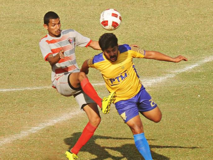 Chandrakant Cup Football Championship; Pushing to Old Wednesday's 'Shivaji' | चंद्रकांत चषक फुटबॉल स्पर्धा ;जुना बुधवारचा ‘शिवाजी’ला दे धक्का Chandrakant Cup Football Championship; Pushing to Old Wednesday's 'Shivaji' | चंद्रकांत चषक फुटबॉल स्पर्धा ;जुना बुधवारचा ‘शिवाजी’ला दे धक्का