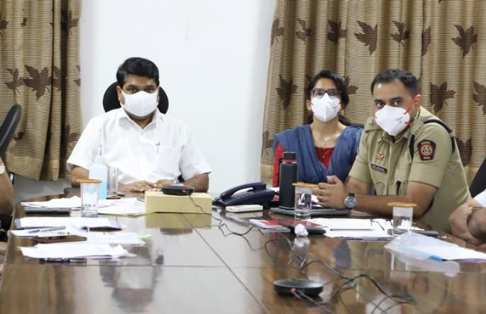 Strictly enforce the rules in hot spot villages | हॉट स्पॉट गावांत नियमांची कडक अंमलबजावणी करा Strictly enforce the rules in hot spot villages | हॉट स्पॉट गावांत नियमांची कडक अंमलबजावणी करा