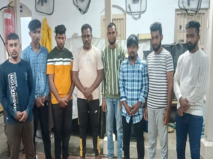 Video of scuffle in Laxmipuri goes viral, eight people arrested in Kolhapur | Kolhapur: लक्ष्मीपुरीत हाणामारीचा व्हिडीओ व्हायरल, आठ जणांना अटक Video of scuffle in Laxmipuri goes viral, eight people arrested in Kolhapur | Kolhapur: लक्ष्मीपुरीत हाणामारीचा व्हिडीओ व्हायरल, आठ जणांना अटक