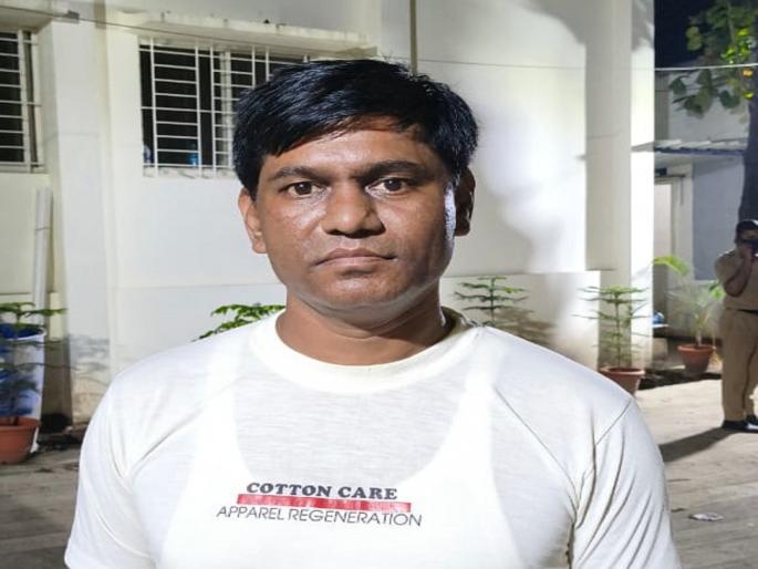 The then accounts officer was arrested in the case of embezzlement in Kolhapur Zilla Parishad. | कोल्हापूर जिल्हा परिषदेतील अपहारप्रकरणी तत्कालीन लेखाधिकाऱ्यास अटक The then accounts officer was arrested in the case of embezzlement in Kolhapur Zilla Parishad. | कोल्हापूर जिल्हा परिषदेतील अपहारप्रकरणी तत्कालीन लेखाधिकाऱ्यास अटक
