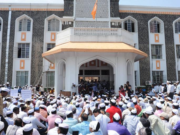 15 days ahead of Shivaji University examination, 'Sutana Front' | शिवाजी विद्यापीठाच्या परीक्षा १५ दिवस पुढे ढकला, ‘सुटाचा मोर्चा