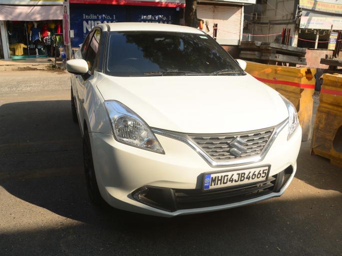 Attempt to drive car on traffic constable : The son of a lawyer was arrested in Thane | वाहतूक शाखेच्या पोलीस हवालदारावर गाडी नेण्याचा प्रयत्न: ठाण्यात वकीलाच्या मुलाला अटक  Attempt to drive car on traffic constable : The son of a lawyer was arrested in Thane | वाहतूक शाखेच्या पोलीस हवालदारावर गाडी नेण्याचा प्रयत्न: ठाण्यात वकीलाच्या मुलाला अटक