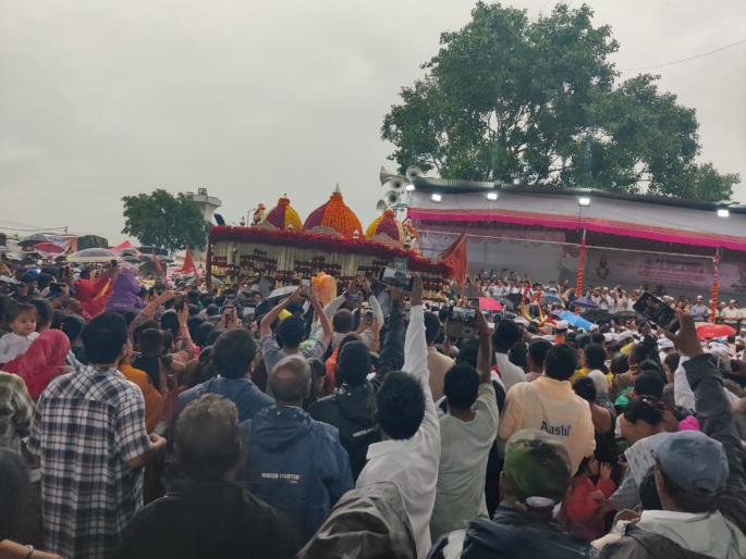 Ashadhi Wari Sant Tukaram Maharaj's palanquin ceremony received a warm welcome in the industrial city | Ashadhi Wari 2025 : संत तुकाराम महाराजांच्या पालखी सोहळ्याचे उद्योगनगरीत जोरदार स्वागत  Ashadhi Wari Sant Tukaram Maharaj's palanquin ceremony received a warm welcome in the industrial city | Ashadhi Wari 2025 : संत तुकाराम महाराजांच्या पालखी सोहळ्याचे उद्योगनगरीत जोरदार स्वागत