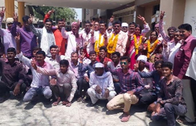 Candidates and party workers at the election | निवडीनंतर उमेदवार व कार्यकर्त्यांचा जल्लोष Candidates and party workers at the election | निवडीनंतर उमेदवार व कार्यकर्त्यांचा जल्लोष