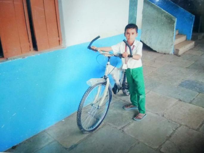 Despite lack of funds, the headmaster bought 53 lakh bicycles | निधी नसतानाही मुख्याध्यापकांनी खरेदी केल्या ५३ लाखांच्या सायकली Despite lack of funds, the headmaster bought 53 lakh bicycles | निधी नसतानाही मुख्याध्यापकांनी खरेदी केल्या ५३ लाखांच्या सायकली