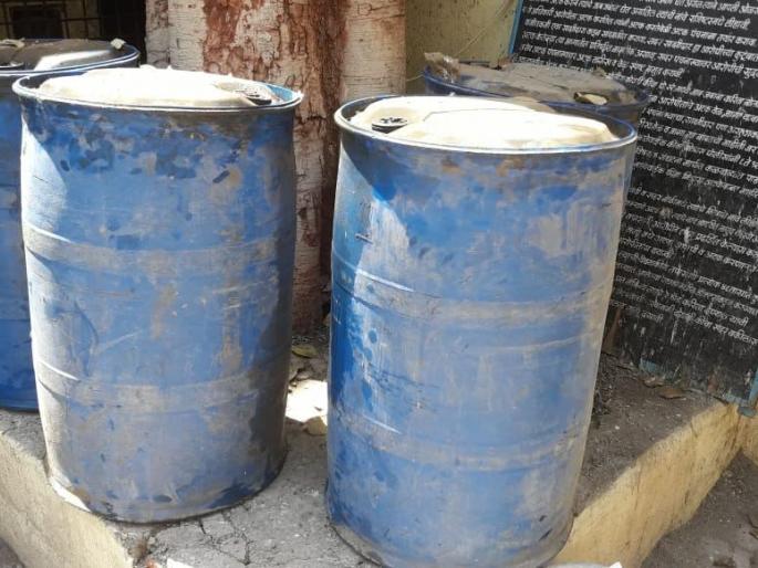 Seized adulterated soybean, palm oil! | भेसळयुक्त सोयाबीन, पाम तेलाचा साठा जप्त! Seized adulterated soybean, palm oil! | भेसळयुक्त सोयाबीन, पाम तेलाचा साठा जप्त!