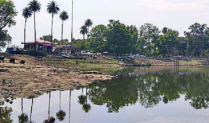 Everyday water supply in mud | चिखलदऱ्यात दिवसाआड पाणीपुरवठा Everyday water supply in mud | चिखलदऱ्यात दिवसाआड पाणीपुरवठा