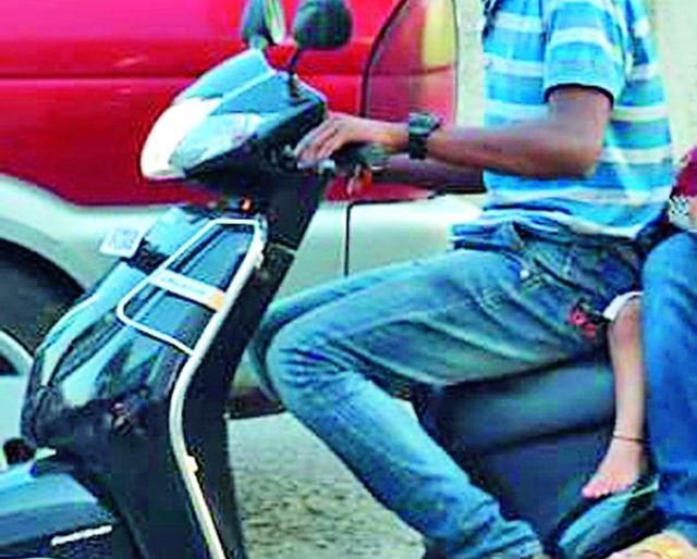 What about earphone for mobile phones? | मोबाईलसाठी कारवाई इअरफोनबाबत काय? What about earphone for mobile phones? | मोबाईलसाठी कारवाई इअरफोनबाबत काय?