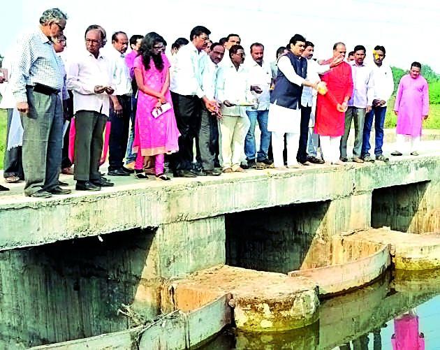 Jalakutari Yojana Revolutionary for Farmers | जलयुक्तची योजना शेतकºयांसाठी क्रांतिकारी Jalakutari Yojana Revolutionary for Farmers | जलयुक्तची योजना शेतकºयांसाठी क्रांतिकारी