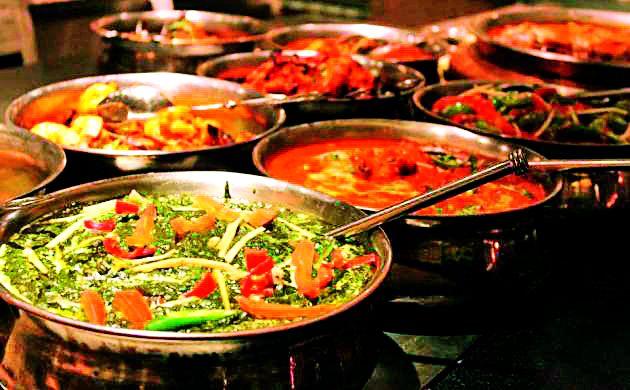 Eat a meal in the open | समारंभातील जेवण करा जपूनच