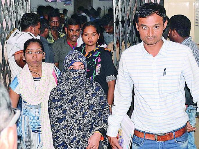 Finally, Firdaus was arrested from a madrasa | अखेर फिरदौसला मदरशातूनच अटक Finally, Firdaus was arrested from a madrasa | अखेर फिरदौसला मदरशातूनच अटक
