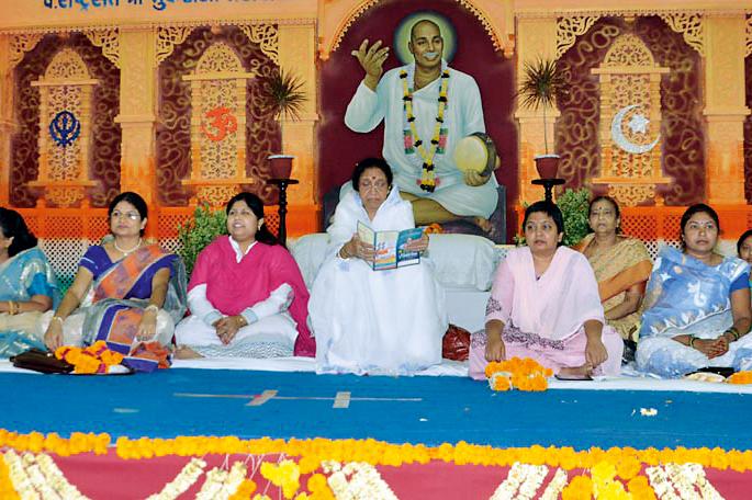 Revolutionary Woman Idea | राष्ट्रसंताच्या ग्रामगीतेने दिला क्रांतिकारक स्त्रीविचार